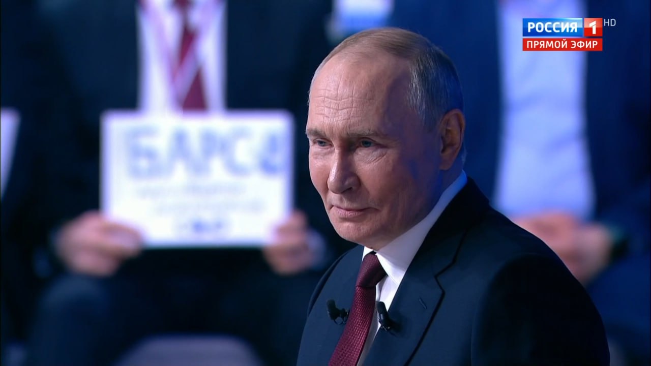 Это выбор человека Он подписывает договор о бюджете Владимир Путин прокомментировал решение об обязательной пятилетней отработке медиков после обучения в медучреждениях по специальности Россиянка отметила что не знает как совместить нагрузку и желание стать мамой Человек заканчивает вуз его не отправляют в дальние города поселки деревни Он просто должен отработать по специальности в учреждении в котором действует система ОМС Подписаться Перейти на сайт MAX