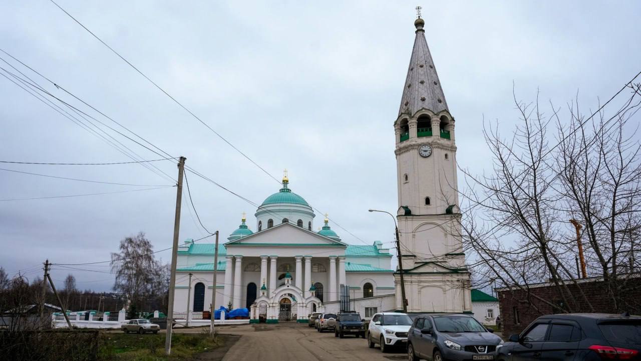 Во время реставрации в храме в Арзамасском районе нашли хоругвь на бархате, которая пролежала в земле около 90 лет    Подписаться   Написать нам