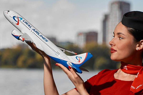 Пассажиры авиакомпании Уральские авиалинии отправились в Калининград на резервном самолете Пассажиры авиакомпании Уральские авиалинии отправились из Санкт Петербурга в Калининград на резервном воздушном судне Об этом сообщает AVIA RU со ссылкой на данные авиаперевозчика Пассажиры рейса U6391 отправлены в Калининград на резервном воздушном судне в 15 01 отмечается в сообщении Уральских авиалиний Как заявили в авиакомпании представители Уральских авиалиний в аэропорту Пулково предоставили пассажирам еду и напитки на время ожидания aviaru net n292425