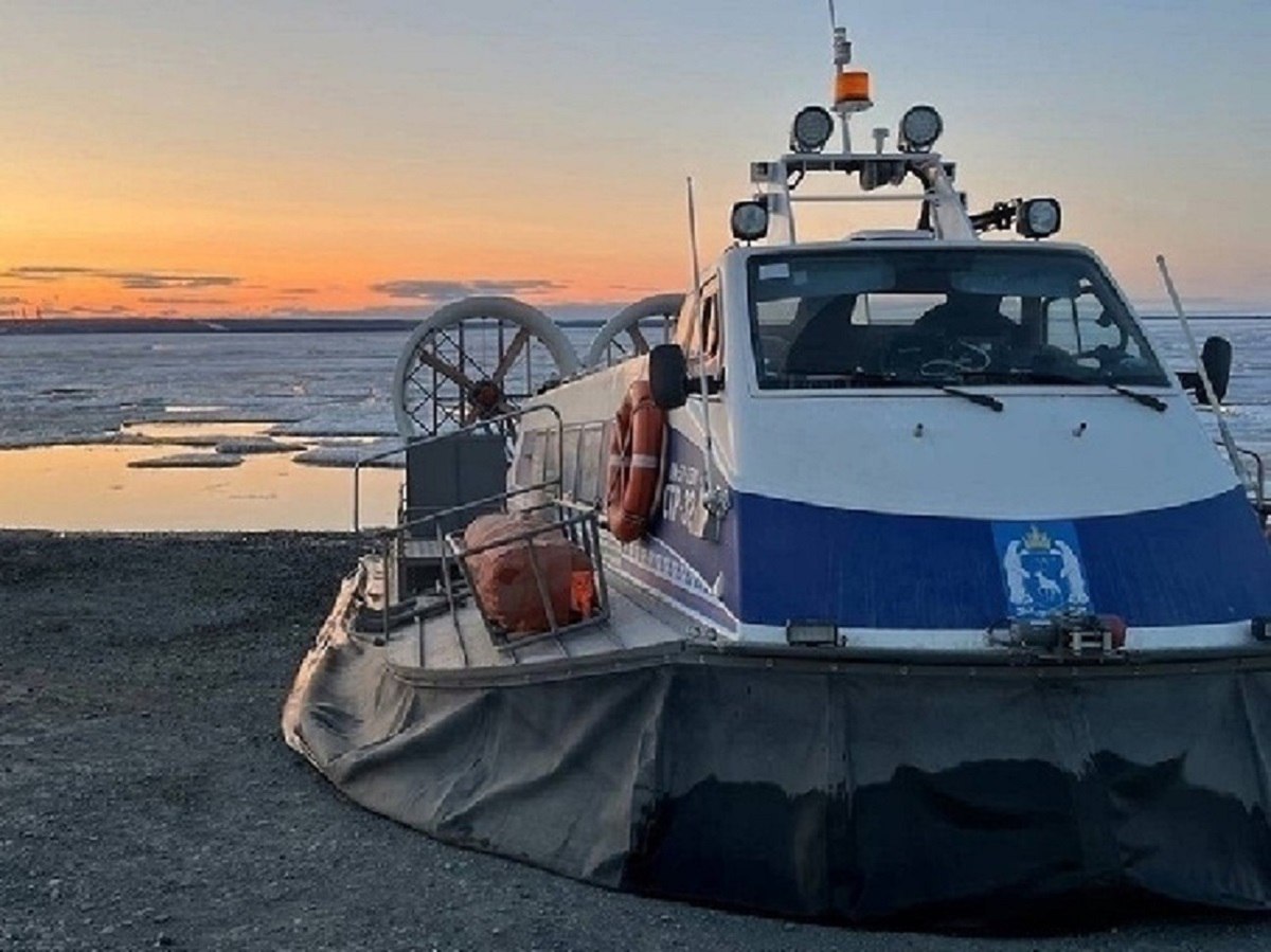 Подушки вышли на перевозку пассажиров между Салехардом и Лабытнанги