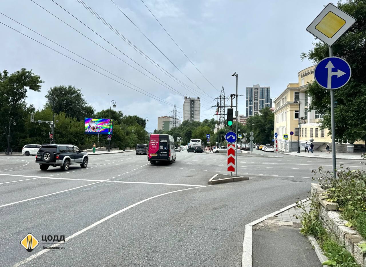 На перекрёстке у Покровского парка перевели светофор в адаптивный режим Теперь длительность зелёного сигнала будет зависеть от количества машин на дороге. ЦОДД сообщает, что это позволит увеличить пропускную способность участка. Подробнее