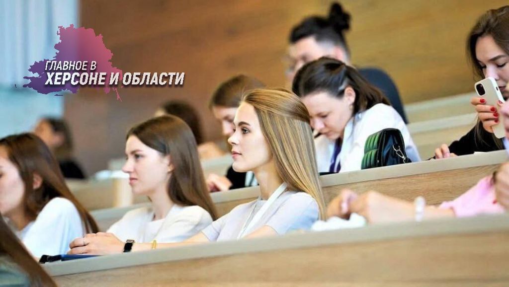 Осенью в ХГПУ впервые пройдет защита научной диссертации  Об этом сообщила ректор вуза Нина Шашкова, отметив, что 28 июля 2025 года была принята к рассмотрению первая диссертация, защита которой запланирована на осень 2025 года.  В ХГПУ также был сформирован первый диссертационный совет в Херсонской области. Как подчеркнула Шашкова, открытие совета — это стратегический шаг, который поднимает научную деятельность региона на новый уровень. Теперь талантливые исследователи смогут защищать свои кандидатские и докторские диссертации на родной земле, что, по ее мнению, повысит качество педагогического образования и создаст полноценную научную экосистему для будущих ученых.