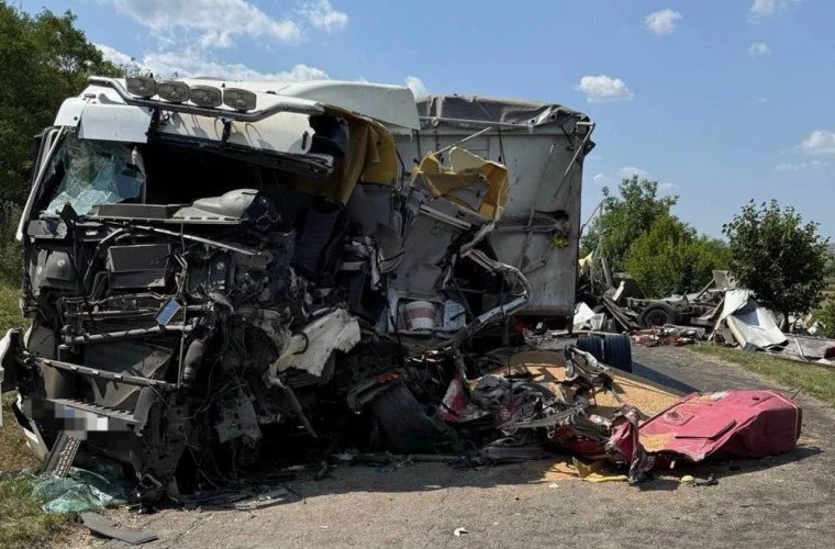 Серьёзное ДТП с участием спецмашины ГИЧС: один спасатель погиб, трое травмированы