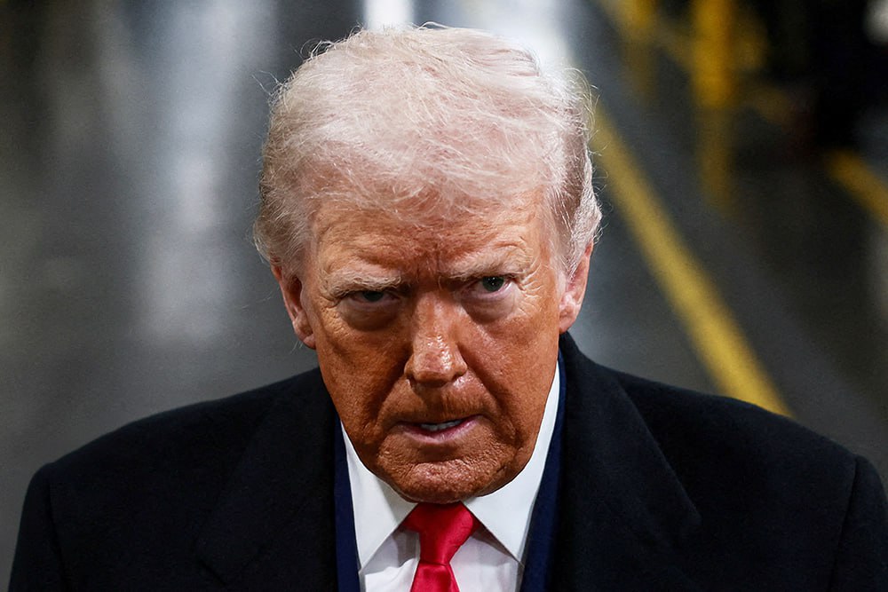 О начале военной операции в Иране Дональд Трамп может объявить уже вечером 29 января В 16 30 00 30 мск пятницы президент делает заявление из Овального кабинета Белого дома говорится в расписании президента США на четверг Перед этим состоится закрытый брифинг по вопросам разведки а затем совещание в американской администрации Подписаться на РГ в Telegram Читать нас в MAX