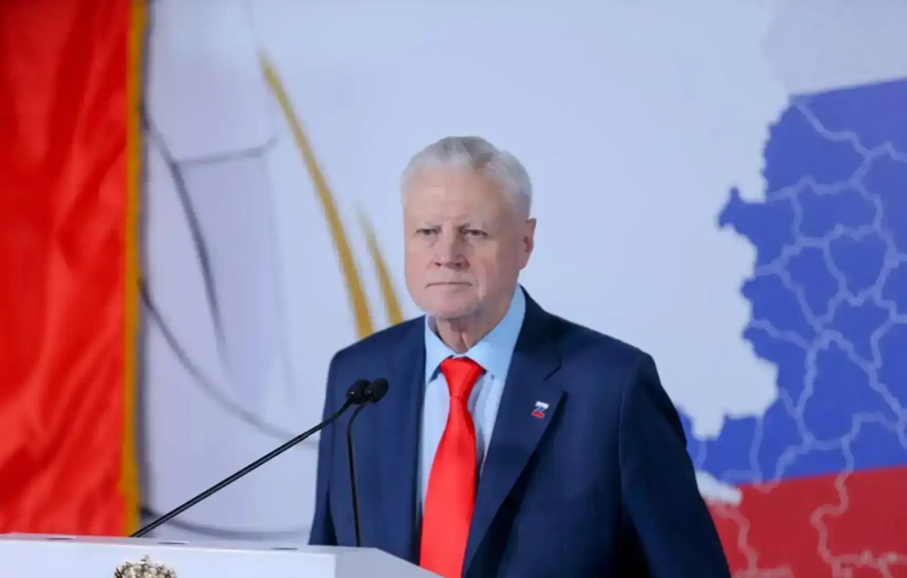 Лидер фракции Справедливая Россия За правду Сергей Миронов предложил проводить ежегодную индексацию социальных налоговых вычетов применяя для корректировки коэффициент дефлятора Соответствующий законопроект внесен на рассмотрение Госдумы   www ridus ru n 695416