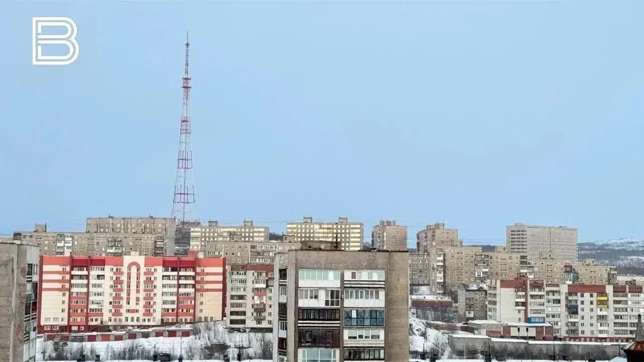 Мурманская телебашня поздравит с Первомаем Весенний пейзаж и слова С Праздником Весны и Труда появятся на медиафасаде мурманской телебашни Подсветку запустят в темное время суток 30 апреля и 1 мая праздничную световую композицию можно будет увидеть с 23 20 до 02 00 сообщает Мурманский ОРТПЦ Световые шоу начнутся с наступлением сумерек на башнях в Астрахани Благовещенске Братске Брянске Великом Новгороде Воронеже Грозном Иркутске Казани Калининграде Костроме Кызыла Майкопе Махачкале Назрани Нальчике Омске Оренбурге Пензе Перми Ростове на Дону Самаре Санкт Петербурге Саратове Симферополе Сочи Тамбове Твери Улан Удэ Уфе Челябинске Черкесске Якутске Ярославле и других городах Все самые важные новости ТГ ВК MAX