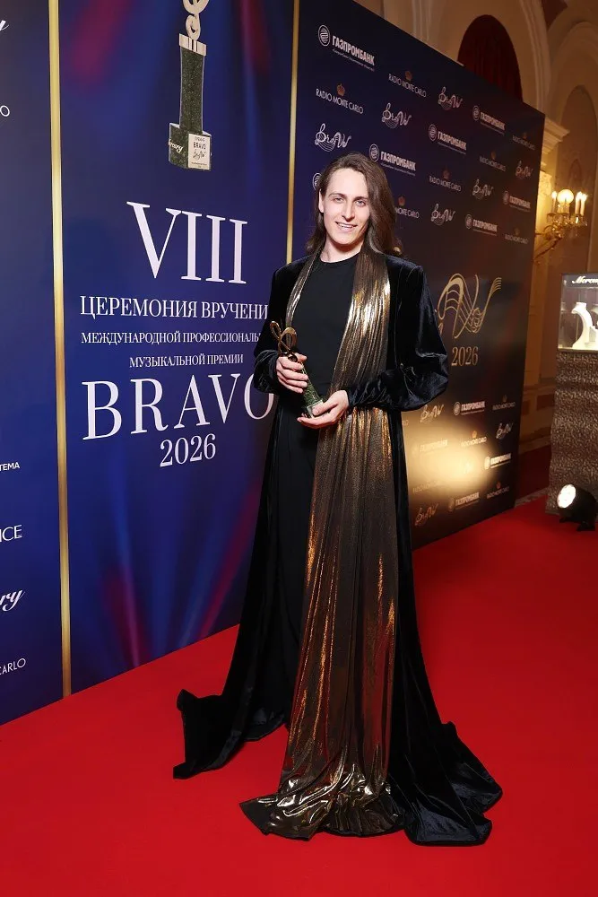Владимир Вишневский обладатель премии BRAVO Талантливый пианист стал победителем в номинации Открытие года VIII церемония вручения Международной профессиональной музыкальной премии BRAVO проходила на исторической сцене Большого театра В этом году ее участниками стали представители из одиннадцати стран от Бразилии до Саудовской Аравии и от ЮАР до Китая Поздравляем Владимира с замечательной наградой и желаем ему еще больших профессиональных побед Ближайшие выступления артиста в Доме музыки 21 мая чт Светлановский зал 19 00 Первый фортепианный концерт Петра Чайковского прозвучит в исполнении Владимира Вишневского и Московского государственного академического симфонического оркестра под управлением Ивана Никифорчина 17 июня ср Светлановский зал 19 00 Государственный камерный оркестр Виртуозы Москвы под управлением Федора Безносикова представит Концерт 12 для фортепиано с оркестром ля мажор Вольфганга Амадея Моцарта Солист Владимир Вишневский События можно посетить по Пушкинской карте