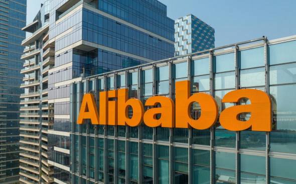 Популярность акций Alibaba взлетела благодаря искусственному интеллекту За первую неделю сентября бумаги подорожали более чем на 18 став самыми популярными среди инвесторов в Китае Аналитики позитивно оценивают акции Alibaba на фоне развития разработок в сфере искусственного интеллекта Подробнее на РБК www rbc ru quote news article 68bea5ec9a7947581198ebef from copy