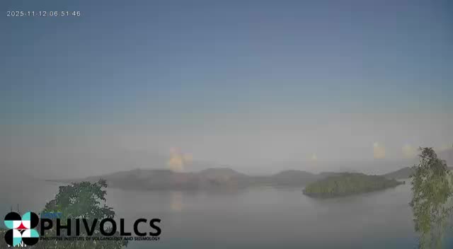 Извержение вулкана Тааль на Филиппинах: столб пепла достиг 2800 метров