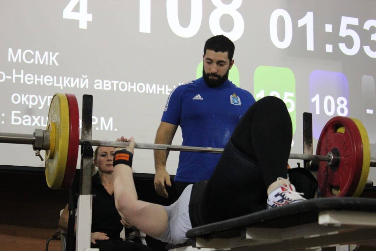 В Ноябрьске пройдет чемпионат Урала по спорту лиц с ПОДА с участием бойцов СВО Соревнования в дисциплине «пауэрлифтинг» среди мужчин и женщин с поражением опорно-двигательного аппарата состоится с 16 по 19 мая в Ноябрьской Православной Гимназии. Участие примут спортсмены из Свердловской и Челябинской областей, Приморского края. Ямал представят два участника специальной военной операции Сергей Предыбайло и Иван Коротовских. Желаем удачи каждому атлету #ЯмалСпорт #ПОДА #Пауэрлифтинг Ямал Спорт Поддержать нас бустом