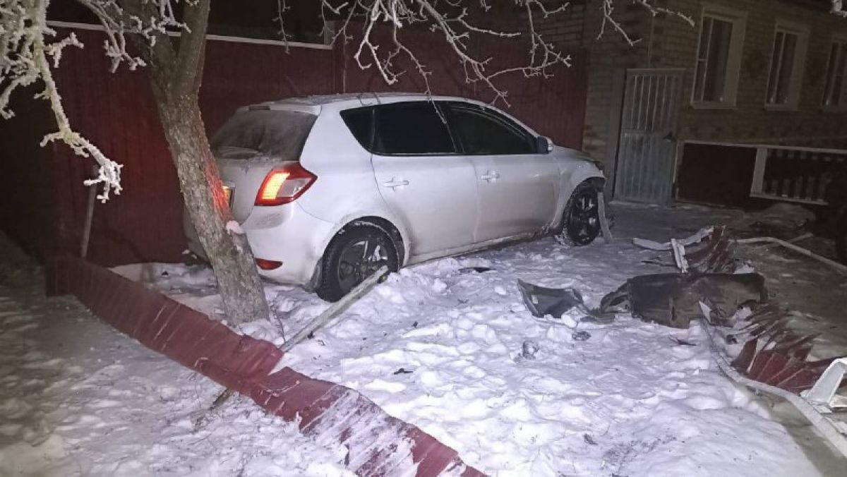 Двум пьяным автоугонщикам в Воронежской области, попавшим в ДТП, грозит до 7 лет лишения свободы     Сообщение о ДТП в селе Есипово поступило в дежурную часть ОМВД России по Терновскому району. Полицейские установили, что в автомобиле «Киа Сид» находились 21-летний местный житель и его 38-летний знакомый — оба в состоянии алкогольного опьянения.  ↗  Прислать новость   Подписаться