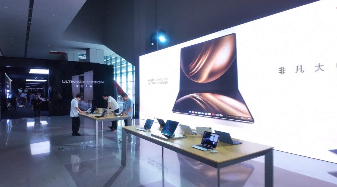 Huawei представила первые ноутбуки на собственной ОС Китайская корпорация начала выпуск ноутбуков MateBook Pro и MateBook Fold Ultimate Design на базе HarmonyOS. Это стало дебютом собственной операционной системы Huawei на рынке персональных компьютеров. Корпорация намерена потеснить в этом сегменте Windows и macOS. Компьютеры на базе HarmonyOS объединяют программное и аппаратное обеспечение, устройства и облачные сервисы, что кардинально меняет работу с ПК, заявил на презентации новых ноутбуков исполнительный директор Huawei Юй Чэндун. Китайская Панорама
