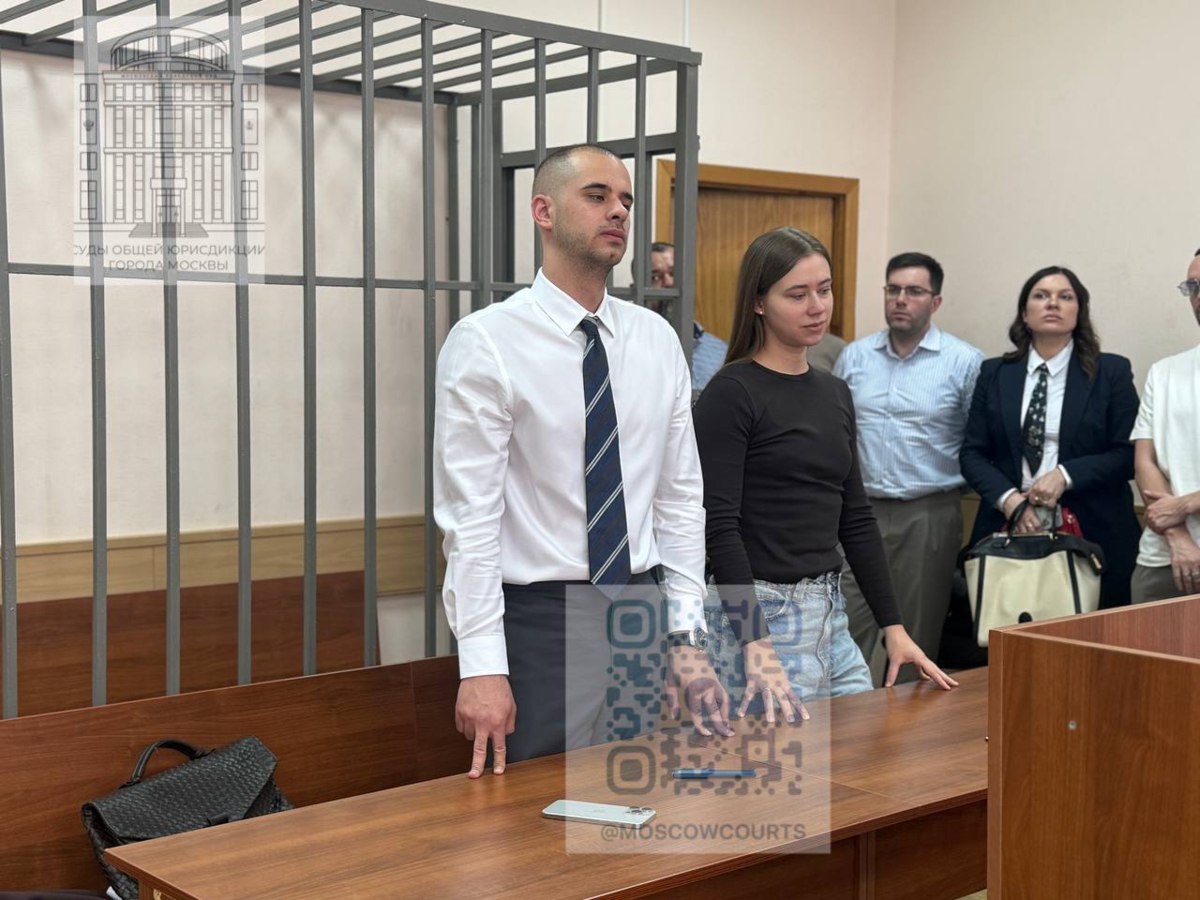 Суд в Москве удовлетворил ходатайство следствия и продлил блогеру Александре Митрошиной домашний арест, сообщили информагентства. На какой срок — не уточнили. СК завёл против блогера уголовное дело об отмывании денег в марте 2025 года. Она признала вину vc.ru/legal/2054988