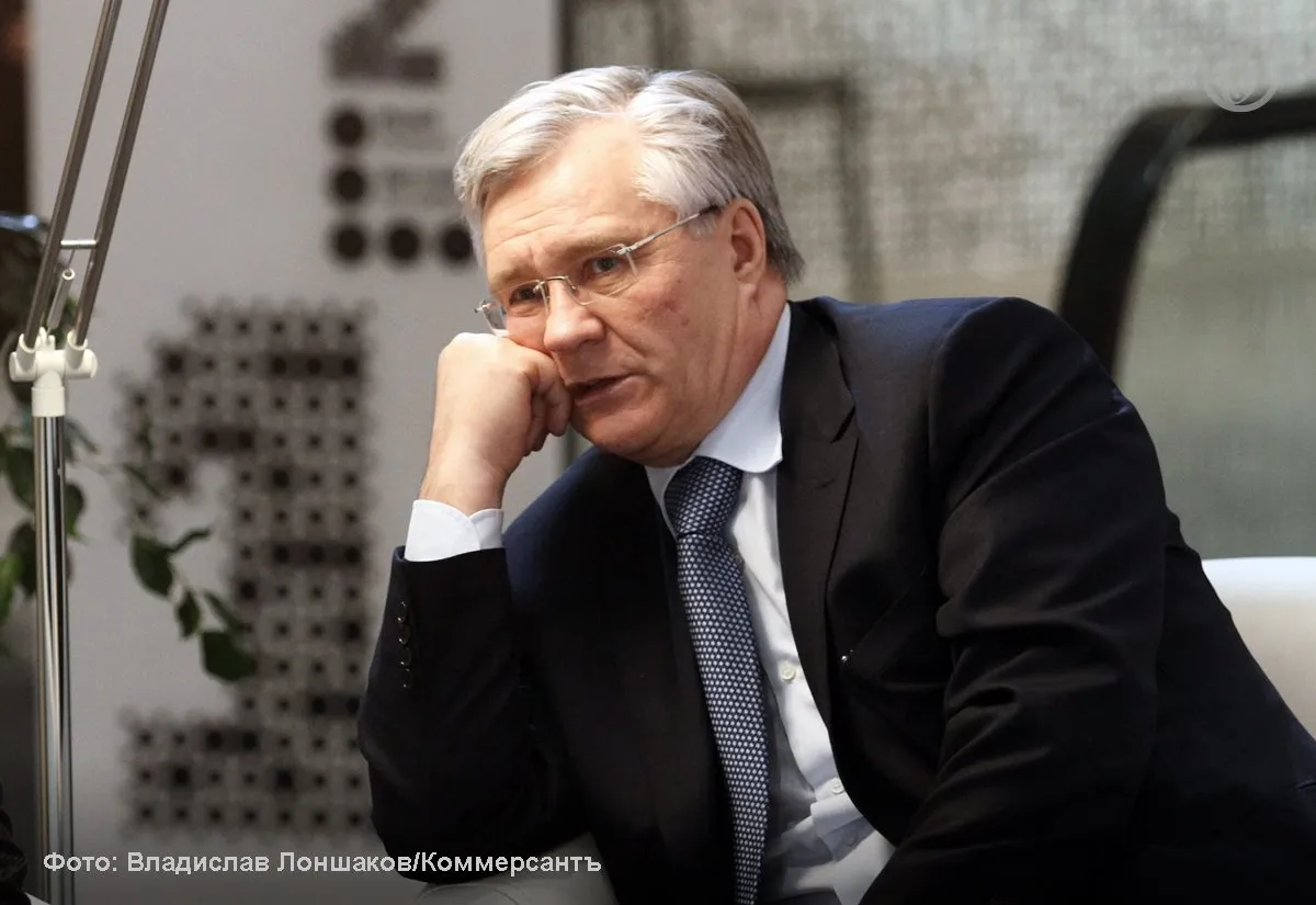Совет директоров ПАО Сургутнефтегаз продлил полномочия Владимира Богданова на посту гендиректора говорится в сообщении компании Назначить с 07 05 2026 генеральным директором ПАО Сургутнефтегаз Богданова Владимира Леонидовича указано в сообщении Пост генерального директора ПАО Сургутнефтегаз господин Богданов занимает с 1984 года Подписывайтесь на Ъ Урал в MAX VK Telegram