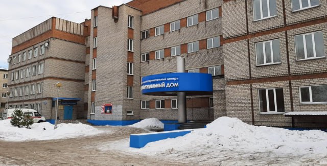 Ситуация в роддоме Новокузнецка Что известно к этому часу Акушерский стационар Новокузнецкой городской клинической больницы 1 им Г П Курбатова был закрыт на карантин из за респираторной инфекции Трое младенцев умерли в один день причины смерти пока не называются Госпитализацию в акушерском стационаре 1 приостановили В роддоме проводятся проверки по статье о халатности сообщили в Следственном комитете Свою проверку проводит Росздравнадзор Главное здесь Подписывайтесь