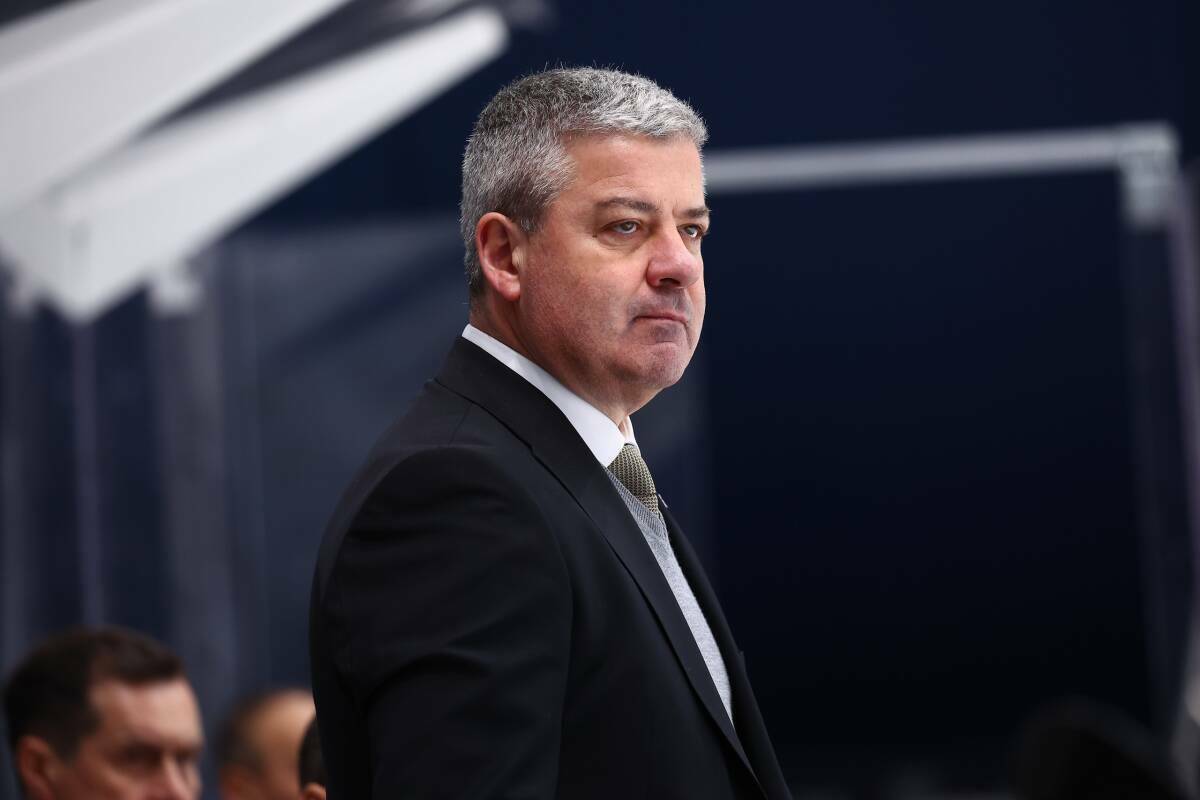 Тамбиев отправлен в отставку с поста главного тренера Адмирала Его сменит Гизатуллин Главный тренер Адмирала Леонид Тамбиев и старший тренер Андрей Банада отправлены в отставку в связи с неудовлетворительными результатами команды сообщает пресс служба дальневосточного клуба Исполняющим обязанного главного тренера назначен уроженец Казани Ильнур Гизатуллин Читать полностью