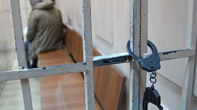 Два заместителя акимов стали фигурантами дела о наркотиках В Мангистауской области задержали двух заместителей акимов по делу о наркотиках Их арестовали при участии полиции и акимата передает ArbatMedia По данным пресс службы главы региона задержаны заместитель акима Мунайлинского района и заместитель акима села Атамекен В отношении них начато досудебное расследование Одного из чиновников водворили в изолятор временного содержания в отношении других участников дела избирается мера пресечения Изъятые вещества отправлены на экспертизу В акимате заявили что органы власти придерживаются принципа нулевой терпимости к коррупции и любым противоправным действиям Очистка рядов государственной службы от недобросовестных сотрудников является приоритетной задачей акимата подчеркнули в сообщении Прислать новость