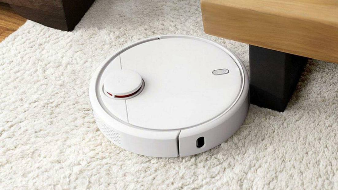 Хакеры начали взламывать умные пылесосы для доступа ко всем устройствам Пройдя через уязвимости роутера или подобрав пароль к Wi Fi преступники могут получить доступ ко всем устройствам в сети Так они получают личную информацию пользователей а данные могут использовать для шантажа или манипуляции Подписаться Написать нам