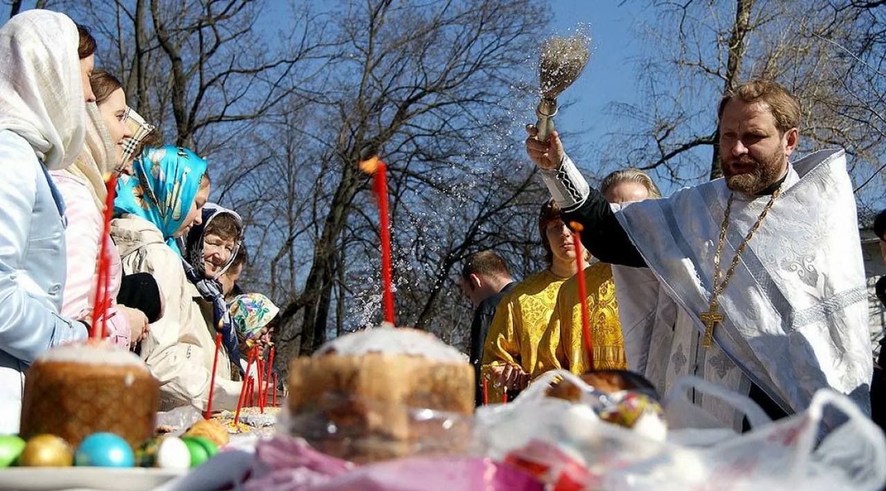 В Госдуме предложили сделать Пасху и день Святой Троицы официальными выходными днями.  - Мы готовим законопроект, который позволит сделать понедельник после этих воскресных праздников дополнительным выходным,  — заявил депутат Дмитрий Гусев.    ES! - канал. Подписаться