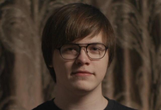 На канского подростка Никиту Уварова завели новое дело Его подозревают в участии в деятельности экстремистской организации По версии СК Уваров в колонии доводил до заключенных правила ориентированные на использование в исправительном учреждении стиля общения и законов криминального мира Подробности Никита Уваров внесен в перечень террористов и экстремистов Росфинмониторинга ТВК