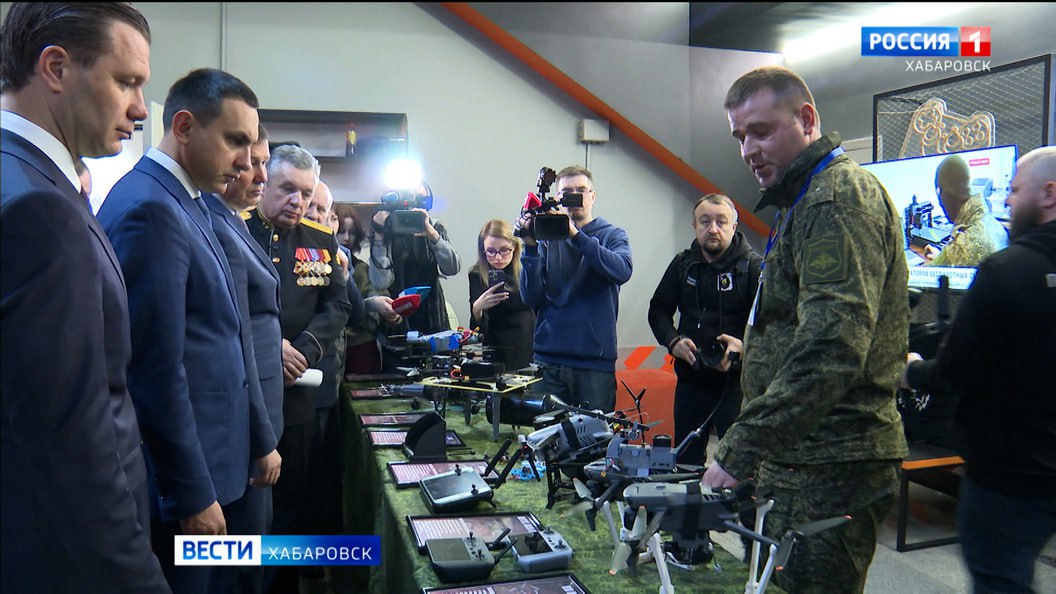 Сегодня в Хабаровске пройдёт приём граждан по вопросам поддержки участников СВО и членов их семей Его организуют во второй день научно практического форума Народ и армия едины На вопросы ответят представители кадровых служб ВВО военкомата военной и краевой прокуратуры и других ведомств Подробнее на сайте Вести Хабаровск