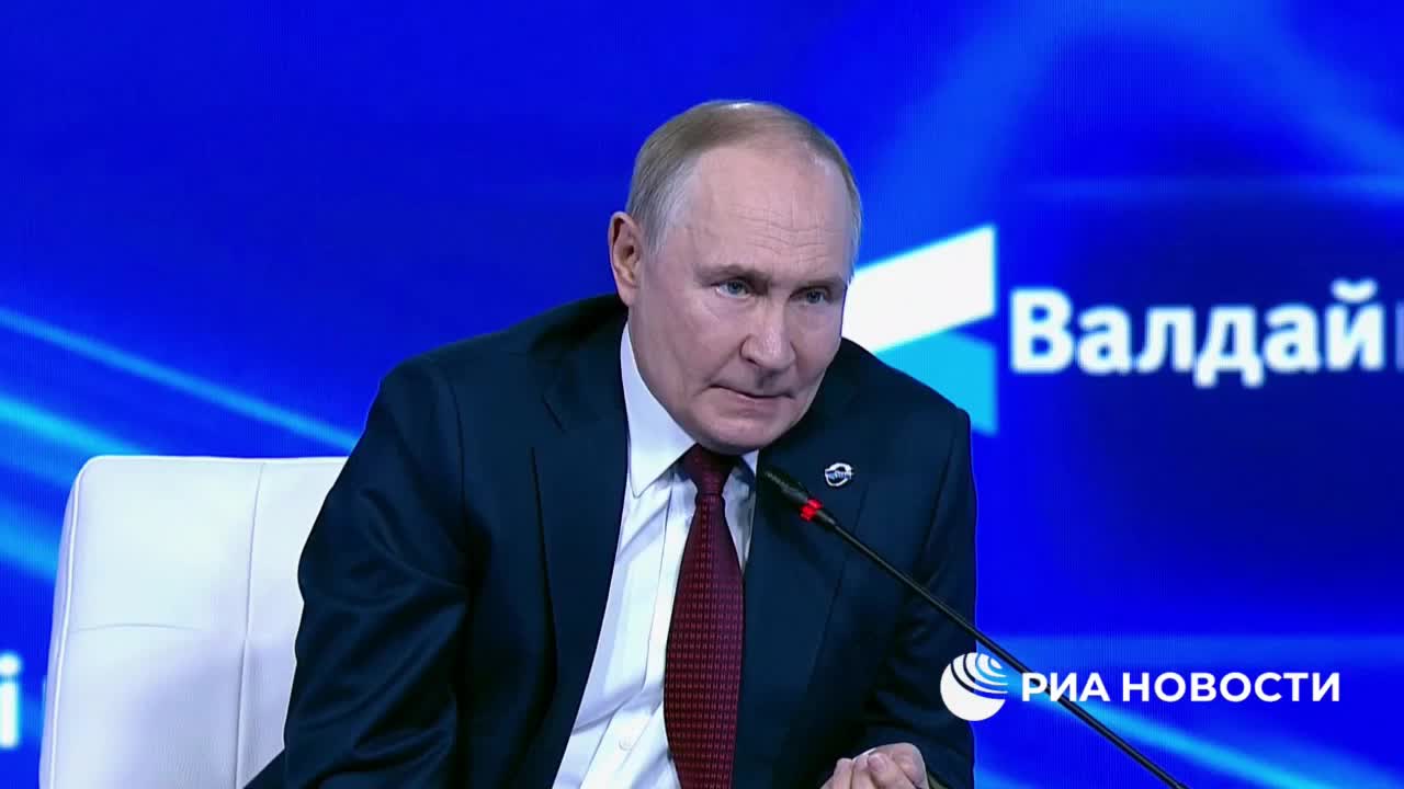 Путин и Дональд обсуждают гольф-продвижение президента Финляндии
