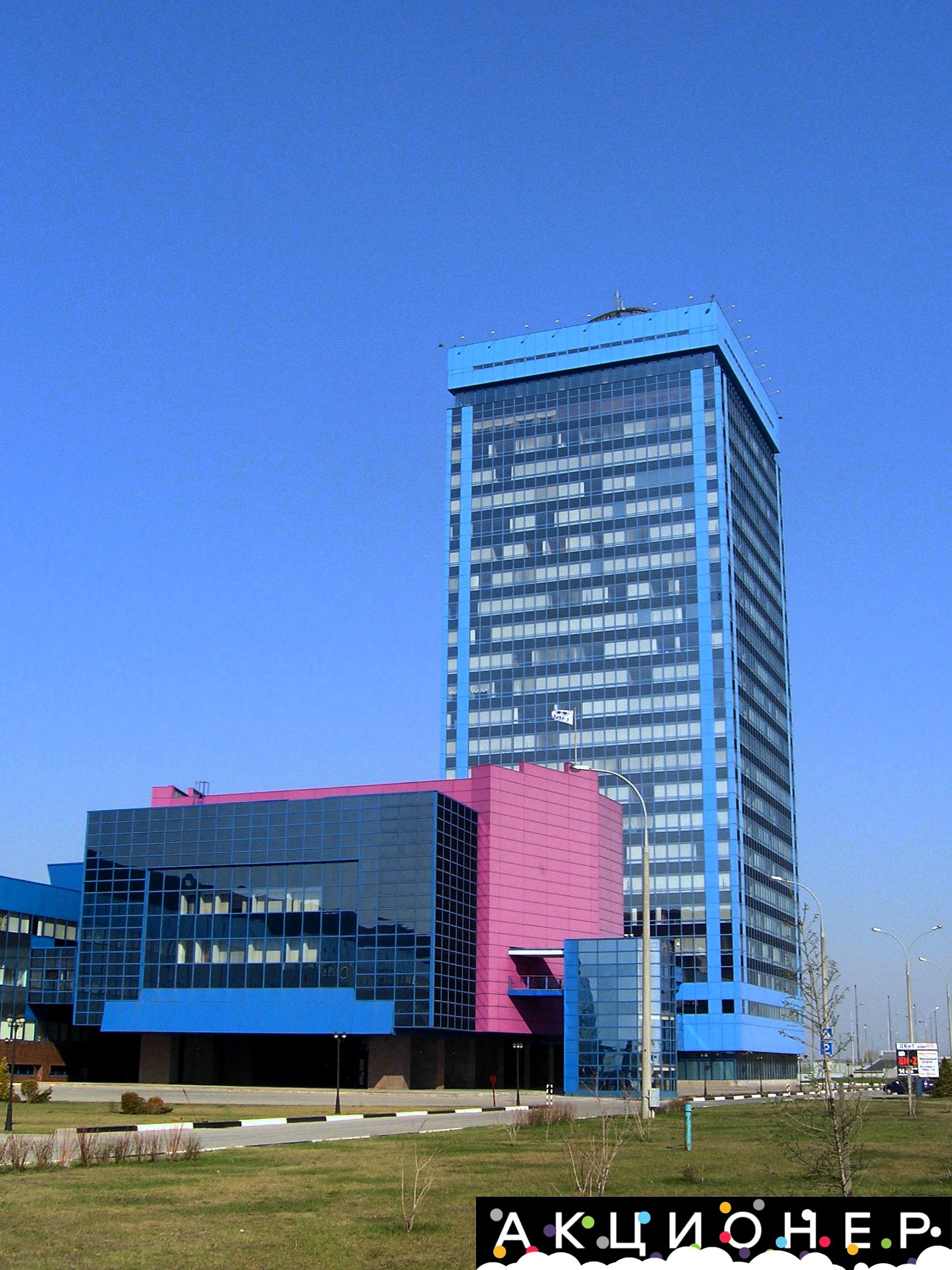 АвтоВАЗ в 2026 году получит из федерального бюджета 1 3 миллиарда рублей на сохранение рабочих мест При помощи этих средств будут поддерживать занятость того персонала который на ВАЗе является временно избыточным В настоящее время на мощностях АВТОВАЗа в Тольятти работают около 37 тысяч человек Также АвтоВАЗ освобожден от налога на прибыль до конца 2028 года Читаешь новости Подпишись на Акционер