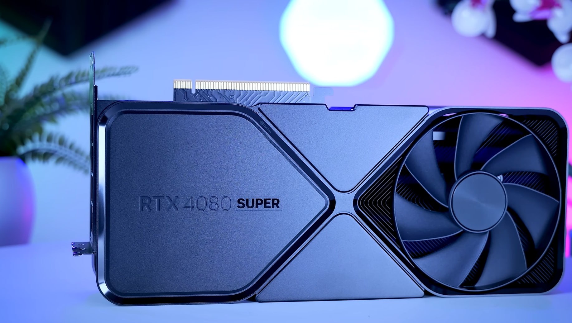 RTX 4080 Super — всё  Nvidia к ноябрю 2024 года прекратит производство и поставки GPU для GeForce RTX 4080 Super, сообщают китайские инсайдеры.  Выпуск чипов для RTX 4090/4090D, судя по всему, тоже либо уже завершён, либо это случится в ближайшее время.  Nvidia таким образом готовится к запуску нового поколения видеокарт — RTX 5080 и RTX 5090.  rozetked.me/news/35491