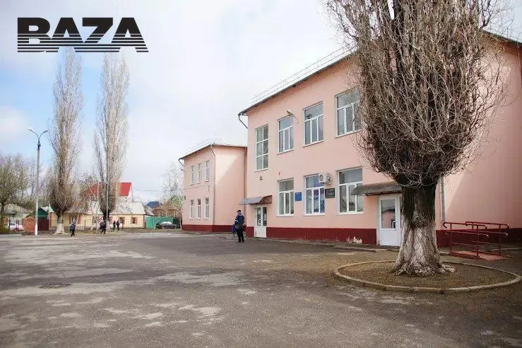В Ростовской области в школе взорвали страйкбольную гранату В результате ЧП ранения получила 17 летняя ученица У неё диагностировали ожоги Пострадавшая госпитализирована На место также прибыли полицейские Как пишет Shot секретарь школы номер 8 в Миллерово заявил что школьники так пошутили Гранату он назвал муляжом По данным канала 112 граната взорвалась у школьницы в руках Задонатить через бота Patreon