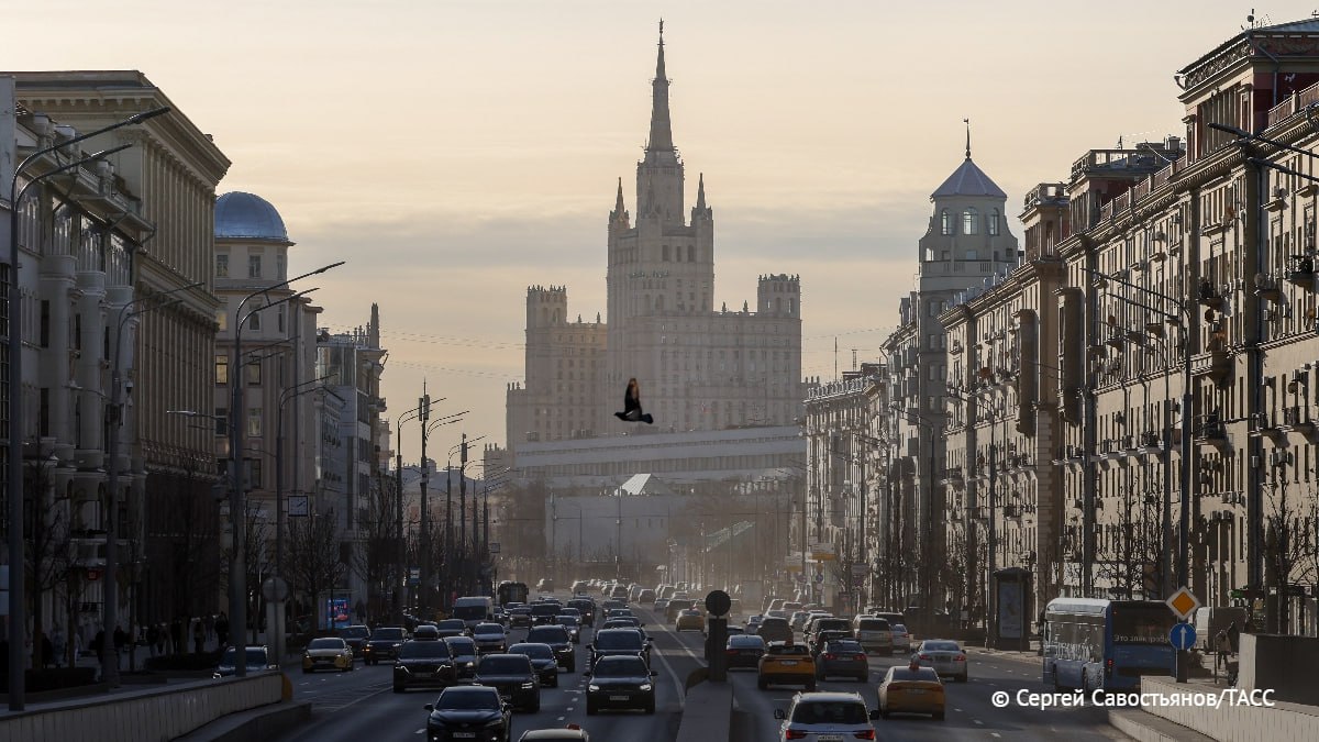 Абсолютный максимум температуры перекрыт в Москве 30 января, рассказал ТАСС научный руководитель Гидрометцентра России Вильфанд.  По его словам, показатель превышает +8 градусов в январе второй раз за всю историю метеорологических наблюдений с 1879 года.     / Москва