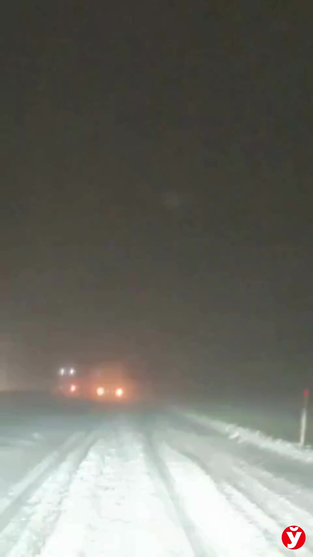 Снегопад затрудняет движение на выезде из Минска в Дзержинск