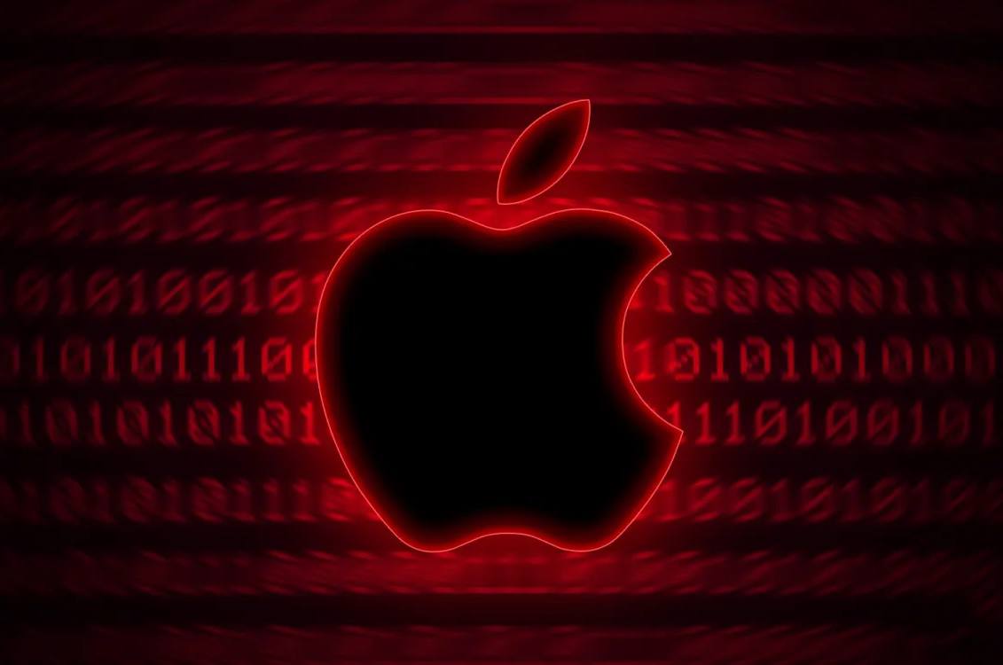 Apple закрыла 50 критических уязвимостей в iOS 26 1 Хакеры могли использовать их для чтения личных данных Среди самых серьёзных баг позволявший отключить защиту украденного устройства Эта функция предназначена для того чтобы воры не могли изменить пароль или отключить Локатор без подтверждения личности владельца Также были устранены уязвимости в WebKit Аккаунте Apple Фото Камере Контактах Заметках Siri Почте ядре системы и Neural Engine www iphones ru 1343818 новости iphonesru