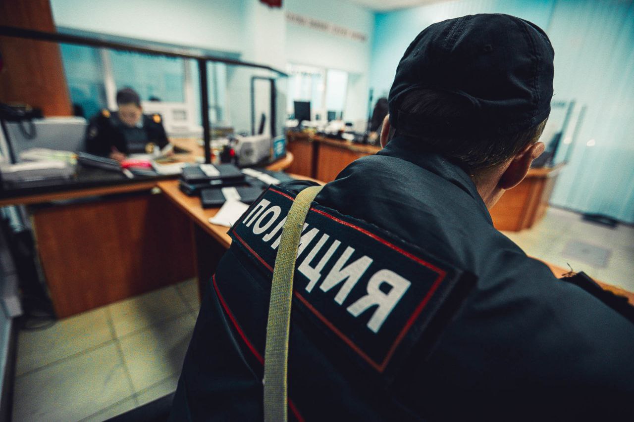 Оренбуржца задержали за убийства женщин, совершённые в 2000-х В 2004 году во дворе одного из домов посёлка Ростоши обнаружили труп 46-летней женщины. Было возбуждено уголовное дело по статье 105 УК РФ «Убийство». В 2008 году в дачном домике одного из садовых товариществ областного центра был обнаружен труп 46-летней оренбурженки с похожими телесными повреждениями и ножевыми ранениями. Раскрыть преступления по горячим следам не удалось. Подробнее на сайте: