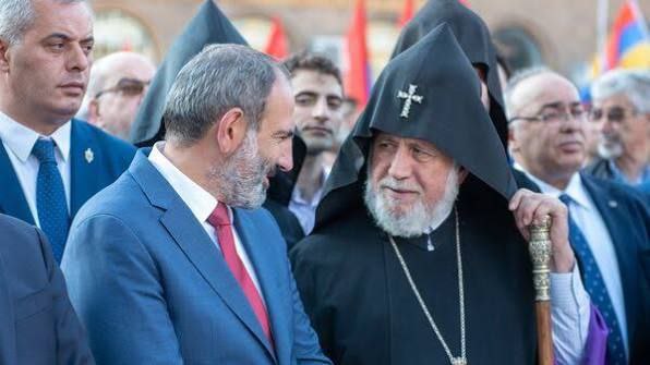 Католикос всех армян Гарегин II заявил что не отречётся от Католикосата даже если ему придётся возглавлять ААЦ из тюрьмы сообщают армянские СМИ Caucasian bureau