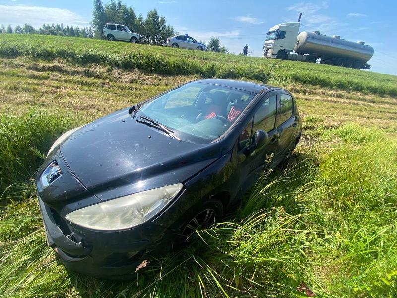 В Смоленской области водитель легкового автомобиля выехал на «встречку» и столкнулся с грузовиком  ДТП произошло 30 июля на 412-м км автодороги «Орел - Брянск - Смоленск - граница с Республикой Беларусь  основное направление » Руднянского муниципального округа.  Подробности - тут.   Подписывайтесь на «Рабочий путь», чтобы всегда быть в курсе!