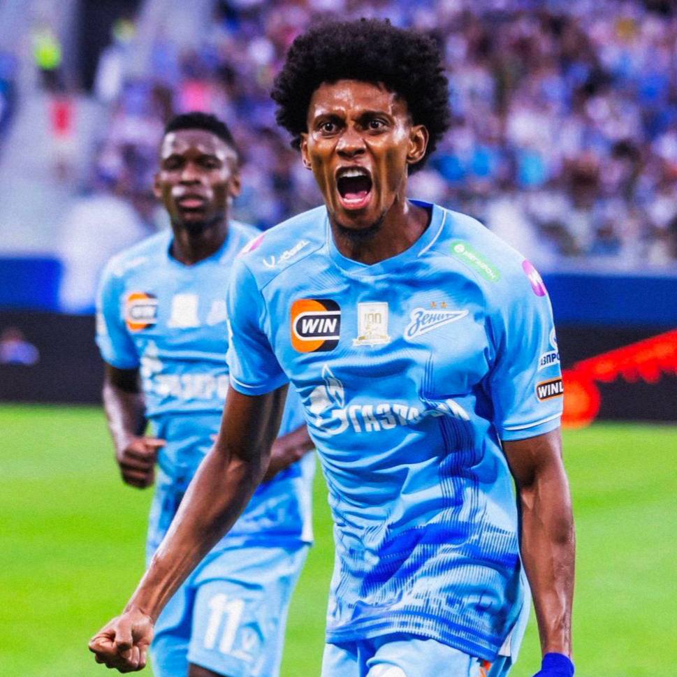 Атлетико Минейро и мексиканский Монтеррей сделали предложения о переходе Кассьеры Теперь форварду и Зениту предстоит выбрать один из этих вариантов Гильерме Фроссард   остаться в Зените Атлетико Минейро Монтеррей Как Батраков провел отпуск