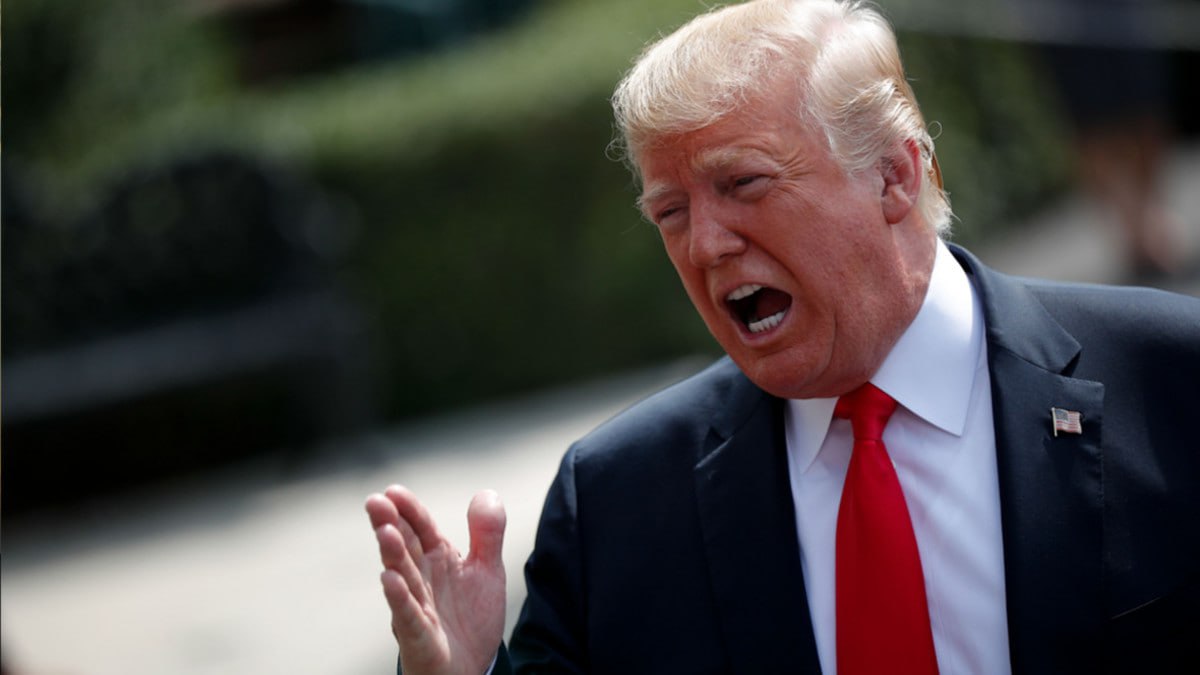 Трамп снова в игре — и нацелился на ФРС.  На днях Дональд Трамп выдал целую порцию громких заявлений:    «Данные по рынку труда — фейк!»   «Пауэлл тормоз, ставки надо было резать давно!»   «У меня уже есть кандидаты в совет ФРС — скоро объявлю.»   «Бессент хочет остаться в Минфине? Окей, не будет тебе кресла в ФРС.»   «Может, поставлю своего человека на место Куглер — заодно и будущего главу ФРС подготовим.»    Перевод с политического: Трамп начинает рейд на центральный банк. Если он возвращается — готовьтесь к шоу в духе Wall Street x WWE.  Ставки, инфляция, занятость — теперь это уже не про экономику. Это про личный кастинг от Дональда.    Пауэлл, похоже, готовят к выходу.   А рынки? Ну... готовьтесь к волатильности в прямом эфире.  Как думаешь, кого Трамп мог бы поставить главой ФРС — и стоит ли этого бояться рынкам? Пиши в комменты      Chat / Чат     Subscribe / Подпишись   Buy Stars without KYC   Наш бот с комбо / Our bot with combo   Поддержи канал / Boost channel