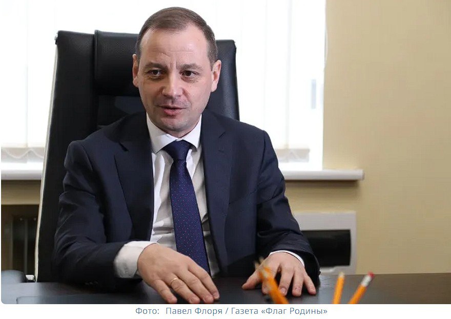 Директор 13-го судоремонтного завода ЧФ признал вину в превышении полномочий По версии следствия, в 2023 году Павел Флоря и сотрудники ИП Виктора Яковлева внесли в документы ложные сведения о стоимости оборудования при исполнении ГОЗ. В результате было похищено более 4 млн рублей. На этапе предварительного следствия Павел Флоря признал вину и возместил причинённый ущерб. Статья, по которой рассматривается дело, предусматривает лишение свободы до 10 лет. ForPost