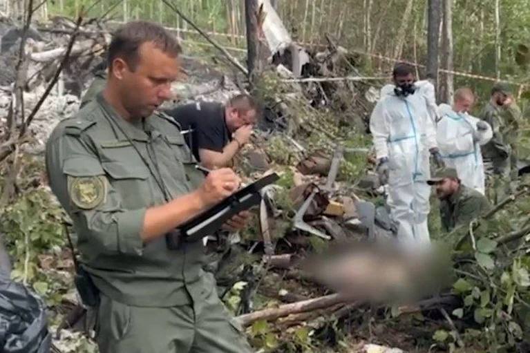 43 пассажира и 6 членов экипажа оказались в смертельной ловушке Что на самом деле погубило самолет Ан 24 в Тынде Этот рейс должен был быть самым обычным 24 июля 2025 года экипаж самолета Ан 24 авиакомпании Ангара выполнял полет из Благовещенска в Тынду Никто из 43 пассажиров и шести членов экипажа не подозревал что из за серии технических и человеческих ошибок они находятся в смертельной ловушке Межгосударственный авиационный комитет опубликовал окончательные итоги расследования крушения унесшего жизни 49 человек Подробности в материале КП Иркутск