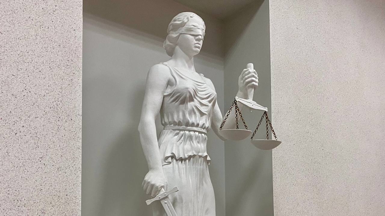 В Самарской области новые судьи Президент подписал указ 16 февраля Указом Президента Российской Федерации 93 от 16 февраля 2026 года О назначении судей федеральных судов и о представителях Президент Российской Федерации в квалификационных коллегиях судей субъектов Российской Федерации назначены   Председатель Железнодорожного районного суда г Самары Саломатин Александр Андреевич   заместитель председателя Ставропольского районного суда Самарской области Никулкина Ольга Владимировна   судья Самарского областного суда Михеева Елена Яковлева   судья Красноглинского районного суда г Самары Никитина Елена Сергеевна   судья Ленинского районного суда г Самары Хитрова Наталья Андреевна   судья Советского районного суда г Самары Филатова Ксения Павловна   судья Центрального районного суда г Тольятти Самарской области Гостяев Алексей Дмитриевич ГТРК Самара MAX lВК lОК lСАЙТ