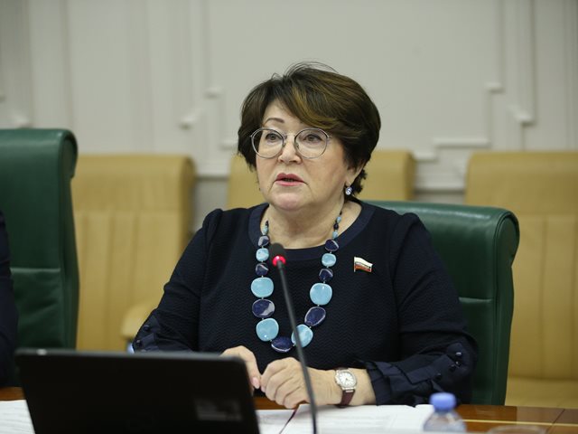 Развитие логистики критически важно для рыбной отрасли Представитель ЗСПК в Совете Федерации Людмила Талабаева приняла участие в экспертной сессии Логистика рыбной продукции поможет ли биржа убрать посредников на площадке X Восточного экономического форума Развитие логистической инфраструктуры является критически важным для рыбопромышленного комплекса Необходимо устранять системные барьеры мешающие оперативной и экономически выгодной доставке продукции от производителя до прилавка Это вопрос не только экономики но и продовольственной безопасности государства отметила Людмила Талабаева Полностью читайте на нашем сайте Подписывайтесь на новости парламента Приморья