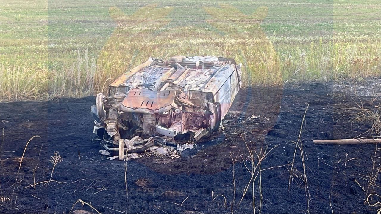 2 августа в Бугульминском районе водитель автомобиля Opel Astra, 1987 г.р., по предварительным данным, превысил безопасную скорость, выехал на полосу для встречного движения, где совершил наезд на дорожный знак, после чего опрокинулся в кювет с последующим возгоранием ТС. В результате ДТП водитель автомобиля от полученных травм скончался. Обстоятельства ДТП выясняются.