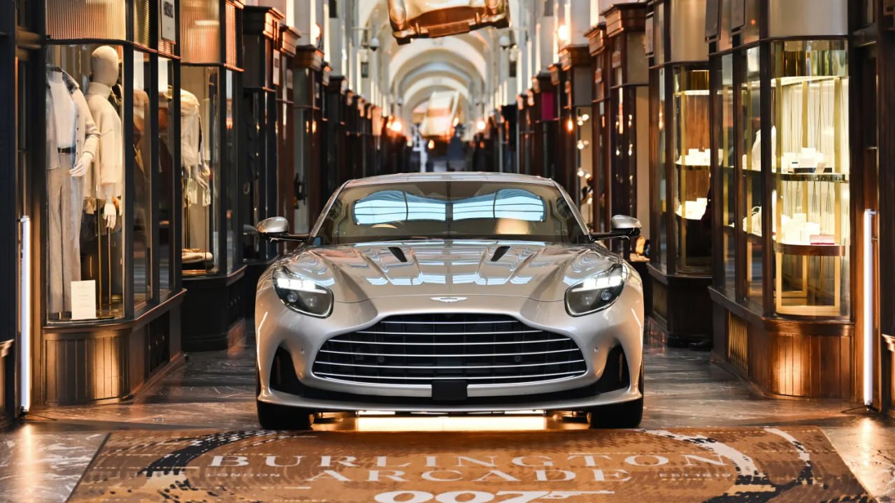 Акции Aston Martin упали в цене на 10 в понедельник утром после того как британский производитель автомобилей класса люкс опубликовал новое предупреждение о снижении прибыли сославшись на неблагоприятные перспективы в отрасли и неопределённость в отношении тарифов С начала года акции Aston Martin упали почти на 30 jkinvest news jkinvest