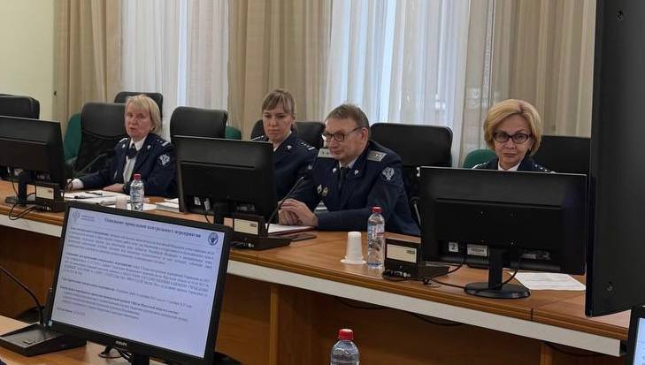 16 декабря 2025 года состоялось заседание Контрольной комиссии УФК по Иркутской области под председательством руководителя упрвления Марии Малышевой В мероприятии с участием представителей объектов контроля рассмотрены материалы плановых выездных проверок соблюдения законодательства РФ и иных правовых актов о контрактной системе в сфере закупок товаров работ услуг для обеспечения государственных и муниципальных нужд в отношении отдельных закупок финансовое обеспечение которых частично или полностью осуществляется за счет субсидий субвенций иных межбюджетных трансфертов имеющих целевое назначение из федерального бюджета в ОГКУ Единый заказчик в сфере строительства Иркутской области за 2022 2023 год предоставления и использования субсидий предоставленных из федерального бюджета ФБУЗ Центр гигиены и эпидемиологии в Иркутской области и их отражения в бухгалтерском учете и бухгалтерской финансовой отчетности за 2023 2024 годы В ходе обсуждения выработаны предложения по реализации результатов проведенных контрольных мероприятий