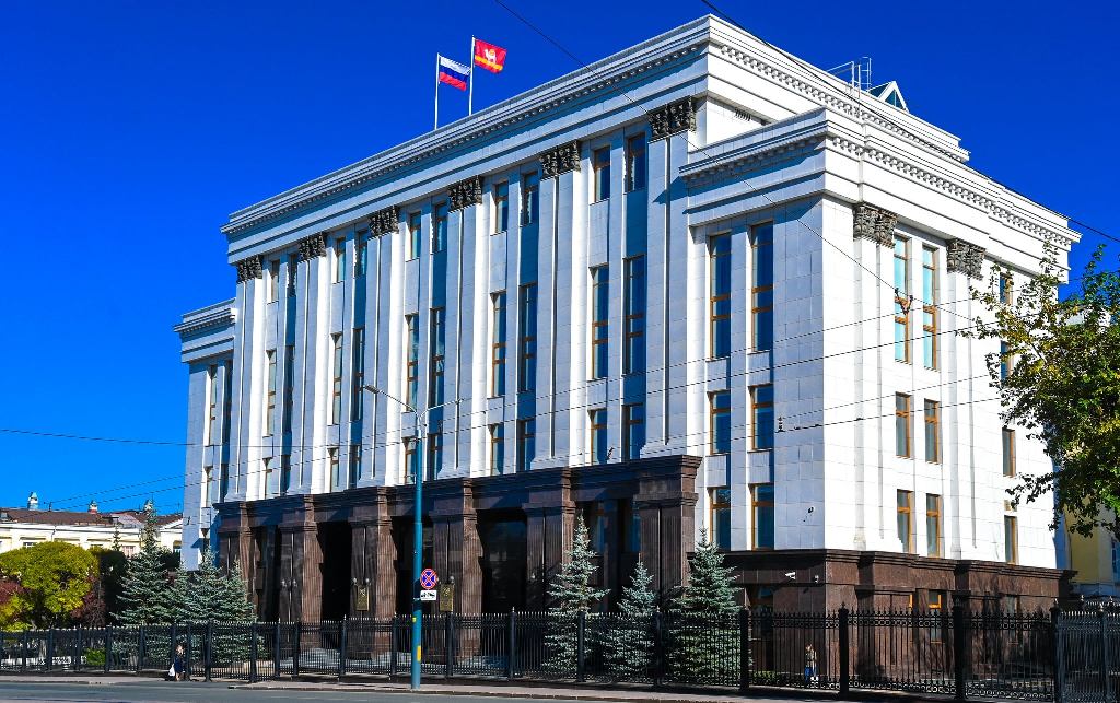 В министерстве культуры Челябинской области появился новый замминистра Павел Ярославцев занимает должность заместителя министра культуры региона и начальника управления министерства с испытательным сроком в один год. Постановление о назначении подписал губернатор Алексей Текслер, документ опубликован на портале правовой информации. До Ярославцева эту должность занимал Дмитрий Столбов, который отвечал за материально-техническое обеспечение ведомства. В апреле он подал заявление об отставке по собственному желанию.