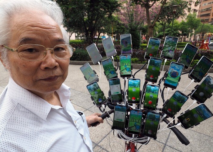 Минтруд хочет обязать сотрудников и работодателей обмениваться документами в мессенджере Max с 1 сентября 2026 года Россияне на работе 2 сентября