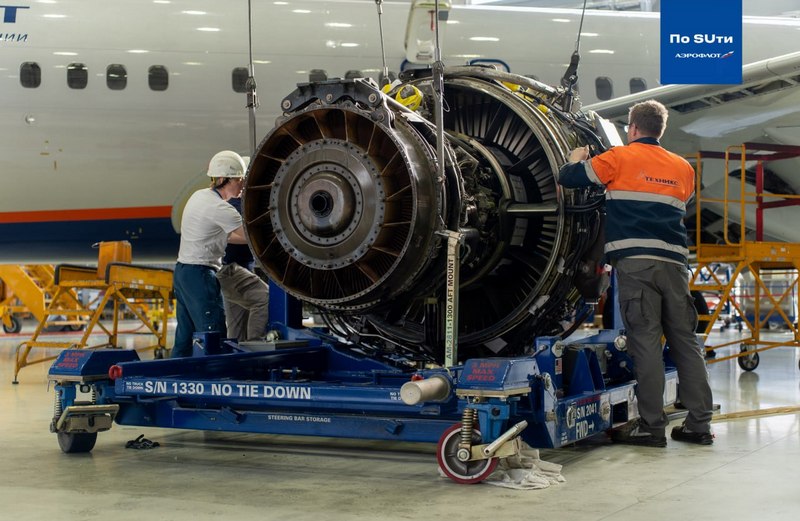 Аэрофлот расширил возможности в области ремонта двигателей западного производства Росавиация выдала Аэрофлоту сертификат ФАП 145 на ремонт авиадвигателей Документ расширяет технические возможности группы Аэрофлот в области ремонта двигателей западного производства CFM56 5B и CFM56 7B а также их компонентов Эти двигатели устанавливаются на самолетах Airbus A320ceo и Boeing 737NG В соответствии с ФАП 145 специалисты могут выполнять локальные работы на CFM56 ремонт ротора и статора компрессора высокого давления ремонт турбины высокого давления замена модулей турбины низкого давления и модуля компрессора низкого давления в сборе Для ремонта двигателей в группе создана отдельная компания АэроТрастТехникс Производство расположено московском в аэропорту Шереметьево Ее сотрудники обладают многолетним опытом и экспертизой в техническом обслуживании двигателей зарубежного производства подчеркнули в компании В парке авиакомпаний группы Аэрофлот эксплуатируется 93 самолета B 737NG и 110 A320ceo Подробнее на ATO ru Фото Аэрофлот Подписаться на ATOjournal