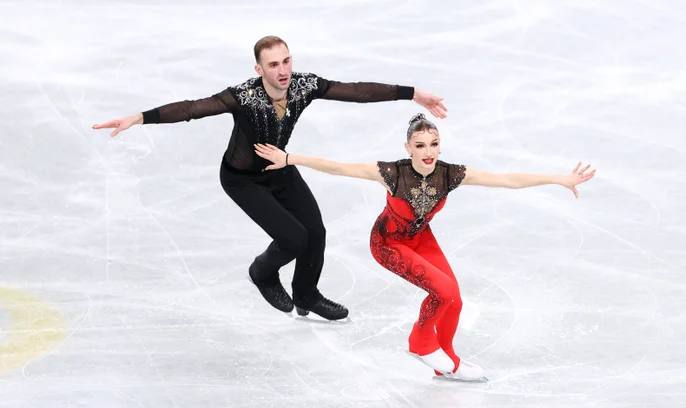 Уроженка Владимира Анастасия Метелкина стала обладательницей олимпийского серебра Грузинские фигуристы Анастасия Метелкина и Лука Берулава завоевали серебряную медаль Олимпийских игр 2026 года в Милане Они набрали в сумме за короткую и произвольную программы 221 75 балла Это первая в истории Грузии медаль на зимних Олимпийских играх сообщает МИР 24