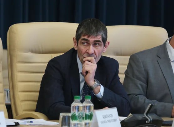 Бывший глава Осы вернулся в Газпром Бывший глава Осинского муниципального округа Алексей Григорьев вернулся в Чайковский филиал АО Газпром газораспределение Пермь ГГП сообщает Ura Ru Он занял пост начальника строительно монтажного управления В пресс службе ГГП подтвердили факт назначения Алексей Григорьев возглавлял муниципалитет с 2010 по 2025 годы До назначения работал в Чайковском филиале ГГП