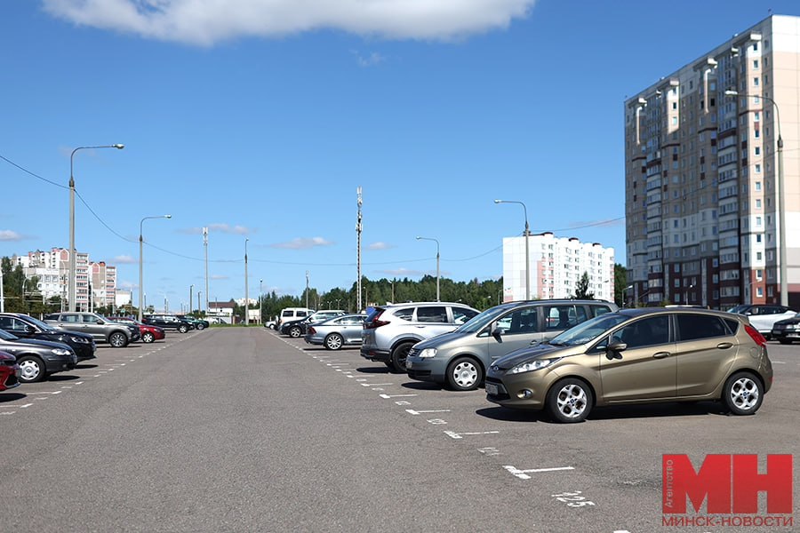 Правила организации автостоянок и парковок обновлены в Беларуси Местные исполнительные и распорядительные органы базового территориального уровня смогут определять во первых места размещения платных парковок во вторых размер платы за пользование ими в третьих время бесплатного нахождения транспорта на платных парковках в четвертых оператора парковки для авто Подробнее на minsknews by   Минск Новости MINSKNEWS BY Telegram Viber FB VK Inst TikTok YouTube